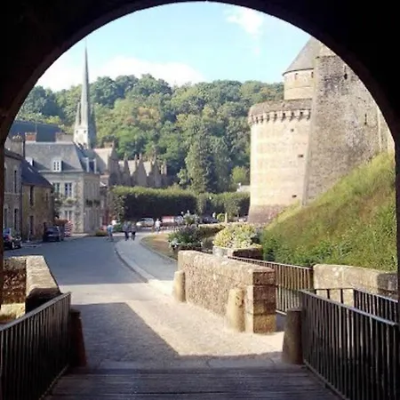 Villa House At The Foot Of The Castle Of Fougères Extérieur photo