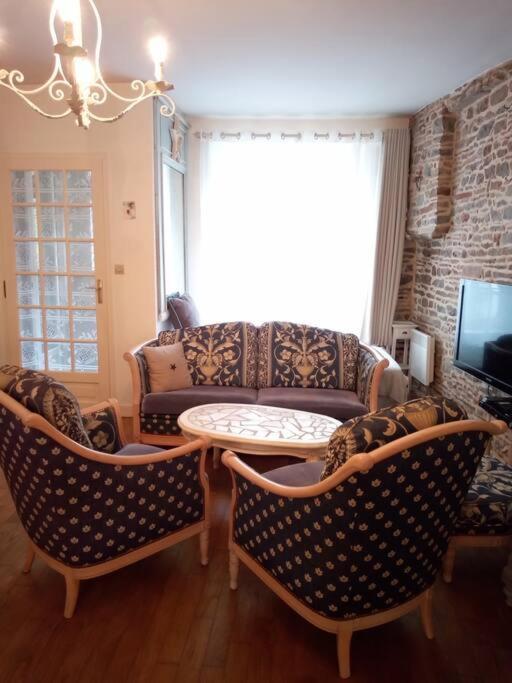 Holiday home House At The Foot Of The Castle Of Fougeres